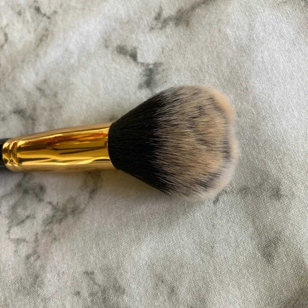 Pat McGrath labs powder/ bronzer brush